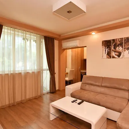 Tiny 'N Cozy 1Br Flat With Parking Close To Center *